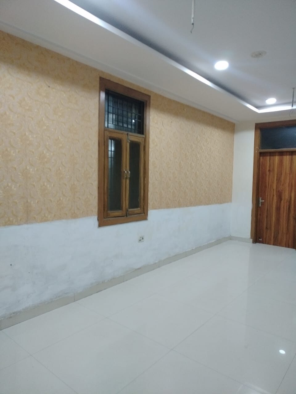 1 2 BHK Flat for Sale in Noida