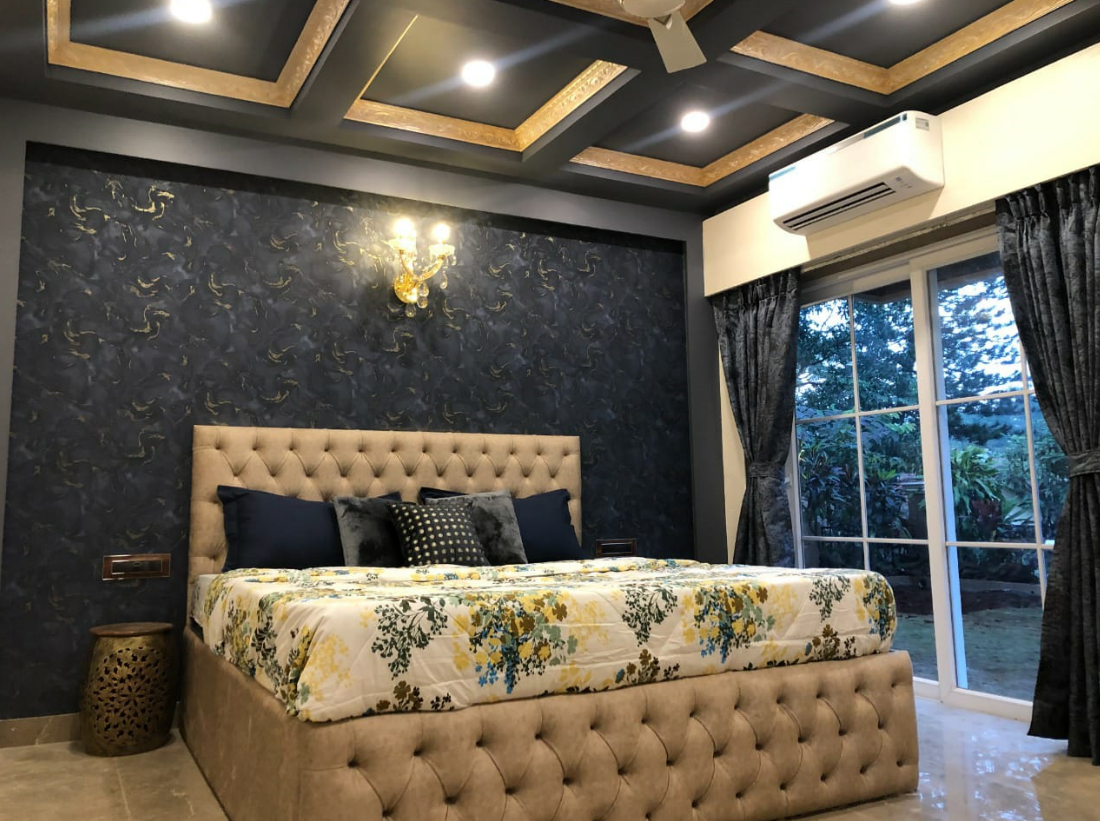 1 8 BHK Luxurious Villa for Sale in Pune, Maharashtra.