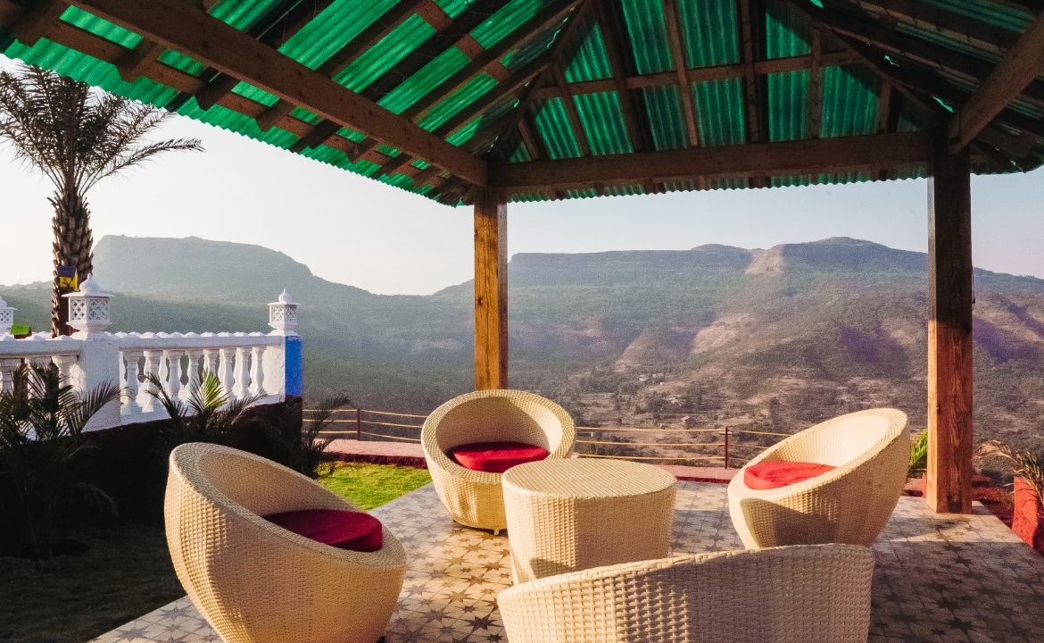 4 BHK Wooden Villa for Sale at Lonavala, Pune