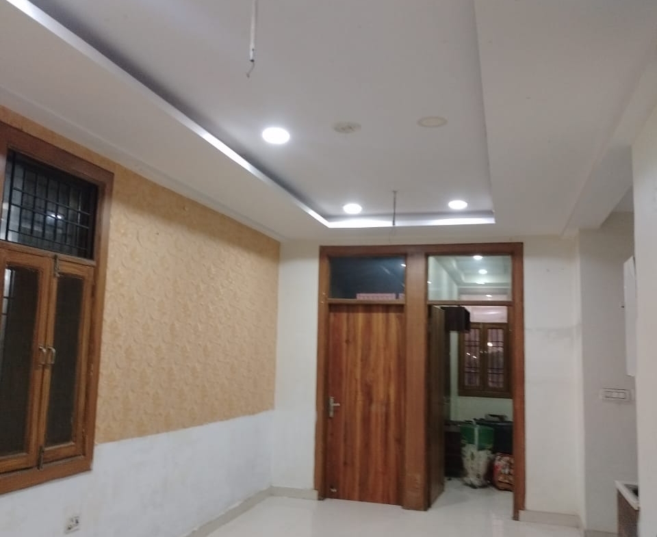 Ware house available for Rent in Noida