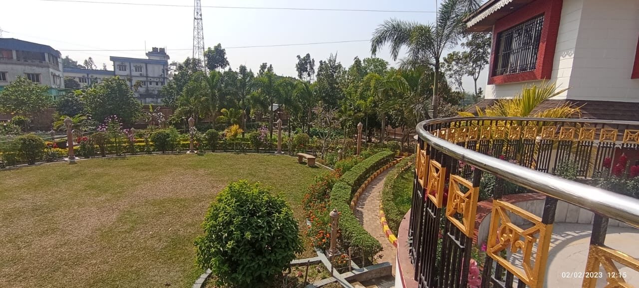 3 Big Running Resort with 25 Fully Furnished Room for Sale in Kolkata
