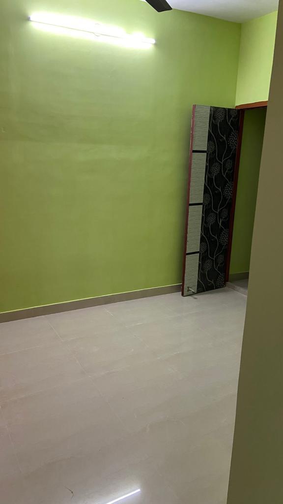 4 2 BHK flat for Sale in Kolkata