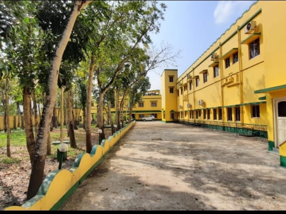 Beautiful Bungalow with Separate 2 stored Banquet Hall for Sale in Kolkata