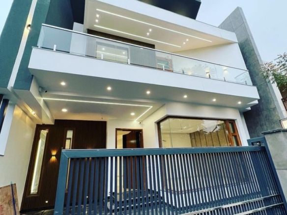 4 Bedroom House for Sale in Chandigarh