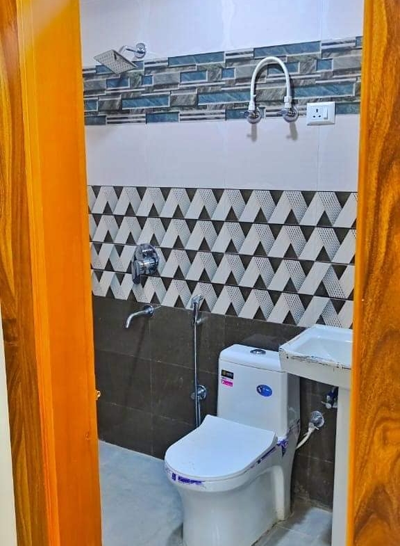3 Bedroom Independent floor for Sale in Vasundhara Ghaziabad