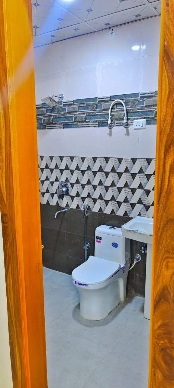 as2 3 Bedroom Independent floor for Sale in Vasundhara Ghaziabad