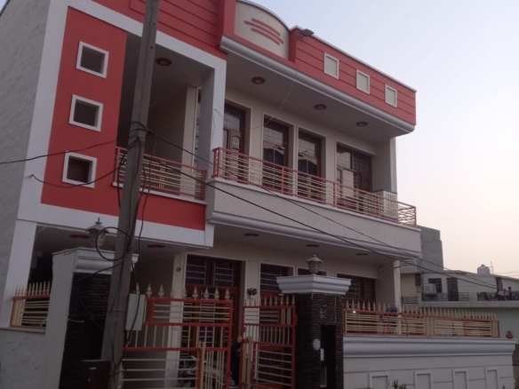 5 Beds 4 Baths House in Kharar, Punjab