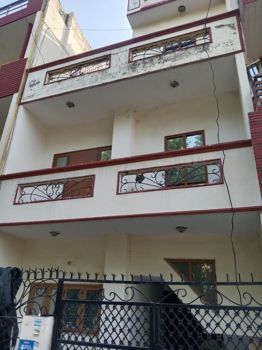 ma 100 SQ.YD, Residential Kothi for Sale in Sec.40 Guragaon.