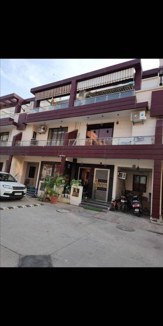 mohit 4 BHK Luxury Villas for Sale in Noida, UP