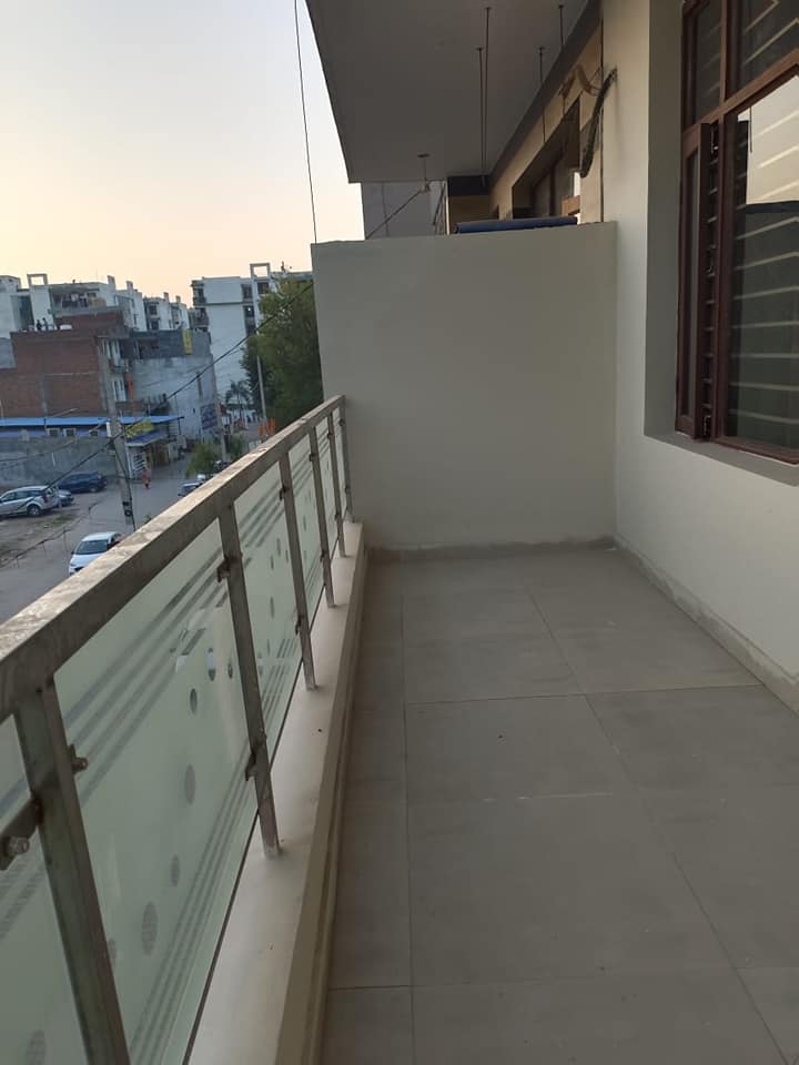 pl7 3 Bedroom House for Sale in Punjab