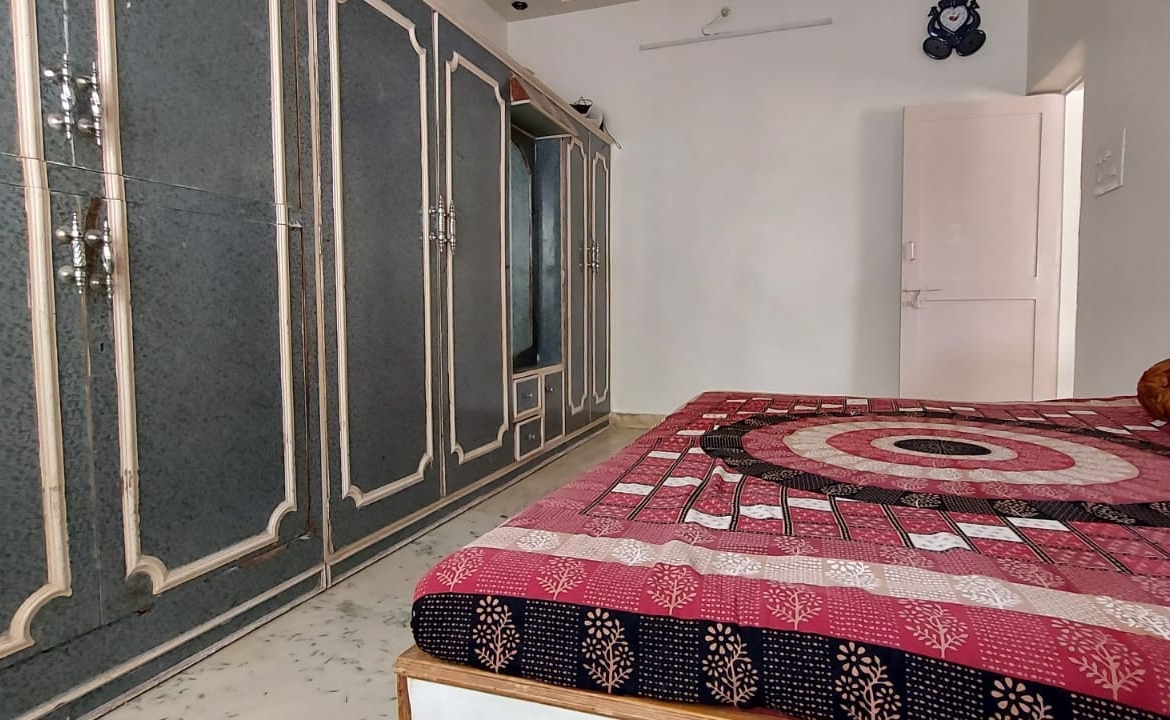 4 Bedroom Apartment for Sale in Ahmedabad