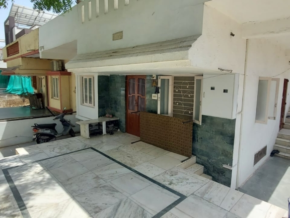 4 Bedroom Apartment for Sale in Ahmedabad