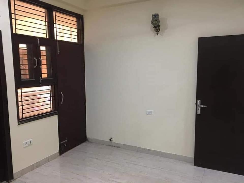 3 Bedroom Flat for Sale in Noida