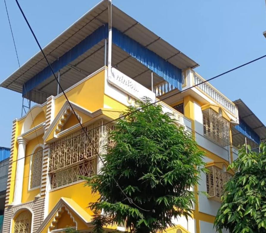 Plot Including Building for Sale in Kolkata
