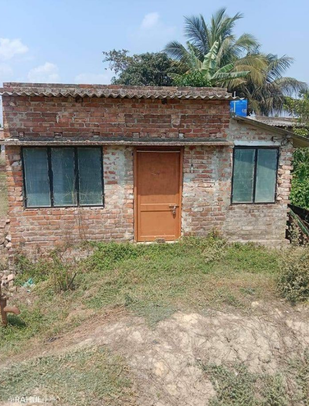1 Plot including Apartment for Sale in Kolkata