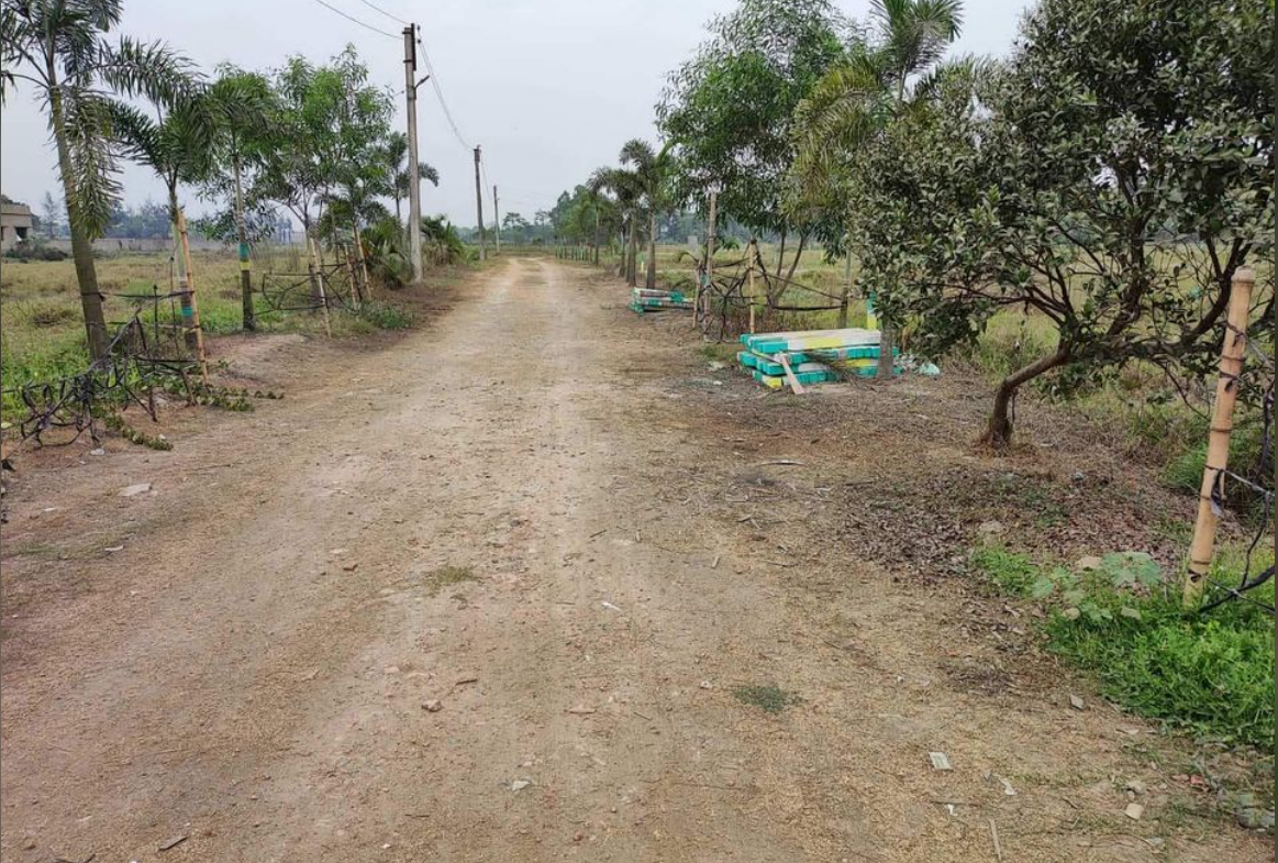 Plot Including Bungalow for Sale in Kolkata
