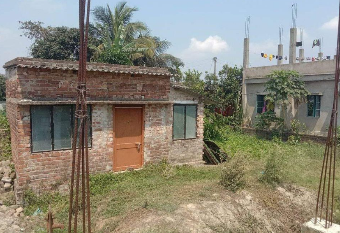 Plot including Apartment for Sale in Kolkata