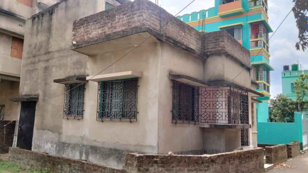 2 Bedroom House for Sale near metro station in Kolkata