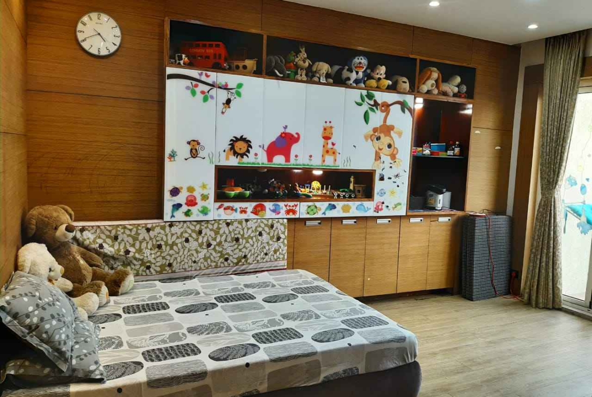 4 Bedroom Flat for Sale in Kolkata