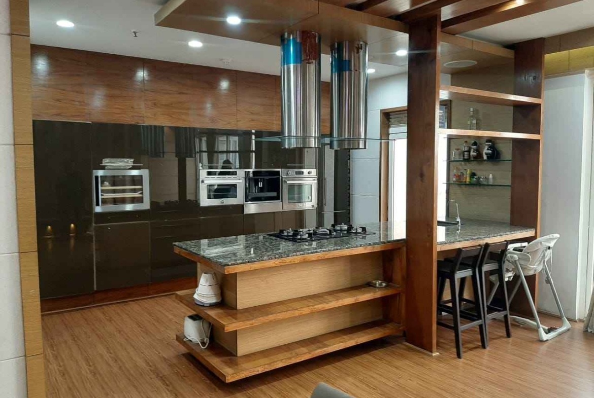 4 Bedroom Flat for Sale in Kolkata