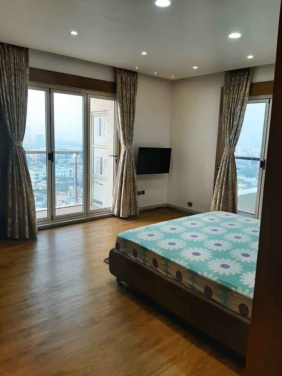 4 Bedroom Flat for Sale in Kolkata
