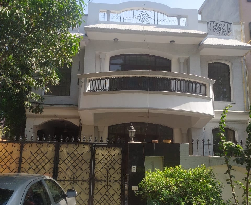 7 Bedroom  Bangalow for Sale in Noida