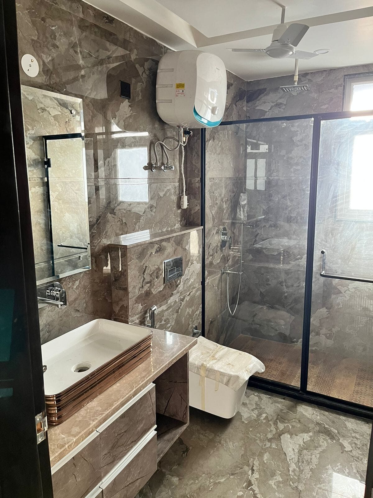 muk5 4 BHK Semi furnished available For Rent in South City 2, Gurugram