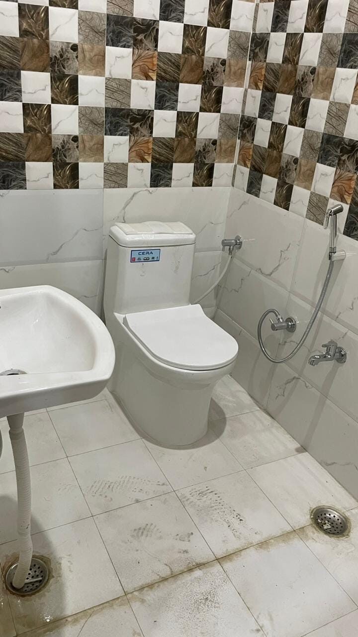 no7 2 Bedroom Flat for Sale in Noida, Uttar Pradesh