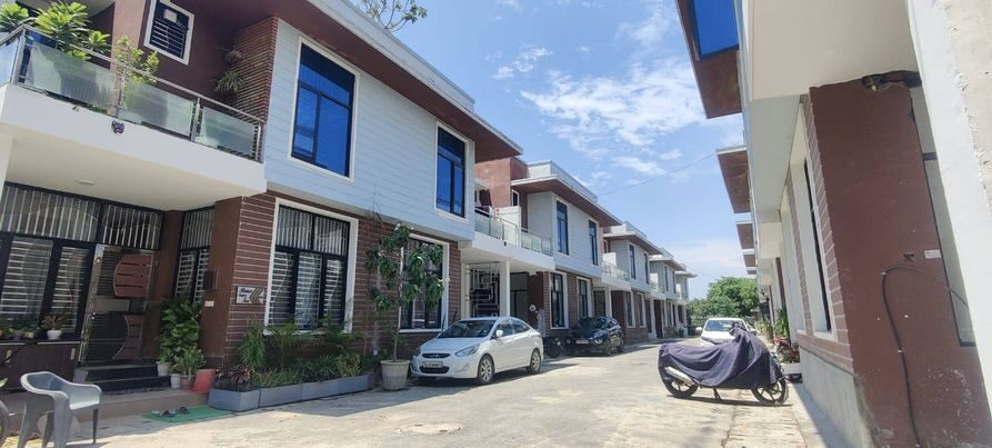 3 Bedroom Duplex Luxury Villa for Sale in Noida