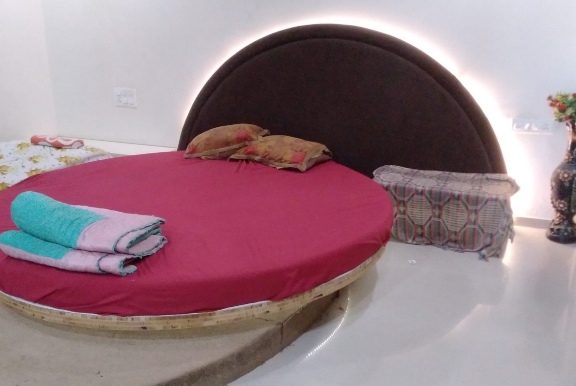 Semi furnished 3 Bedroom Flat for Sale in Anand, Gujarat