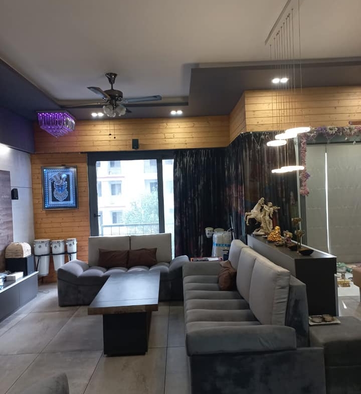 3 Bedroom Flat for Sale in Ahmedabad