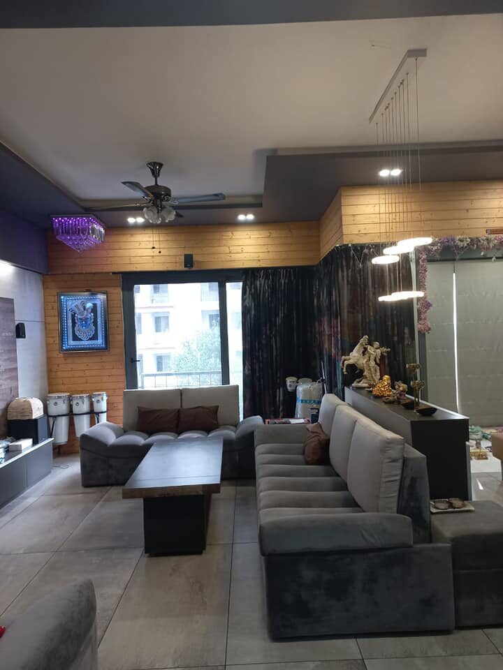 t2 3 Bedroom Flat for Sale in Ahmedabad