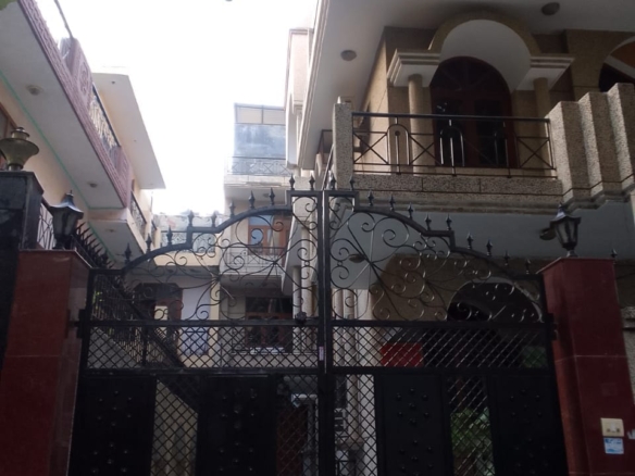 6 BHK 300 M KOTHI FOR SALE IN Noida