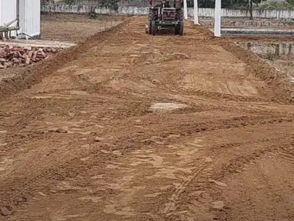 650 sqyrd plots for sale in gated society with full security electricity water service