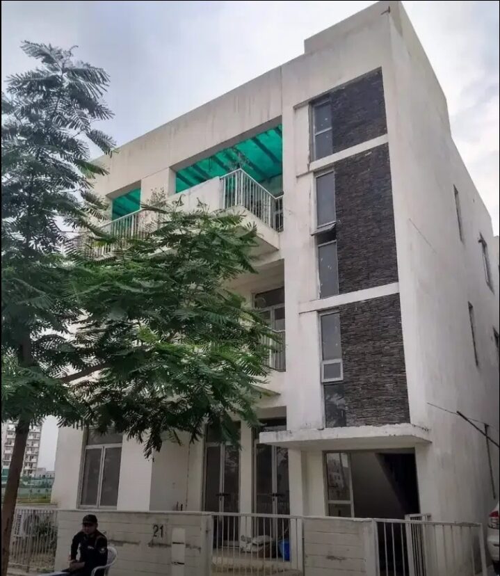 Builder floor for sale in manesar gurgaon haryana 780sqyrd