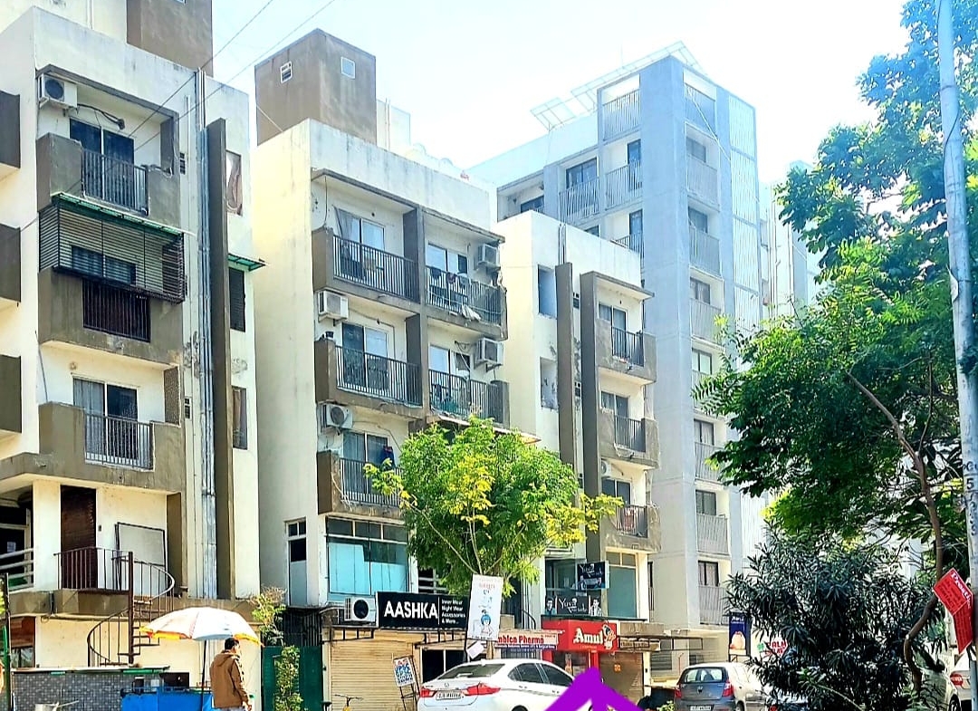 Ground Floor Shop for Rent in Satellite, Ahmedabad