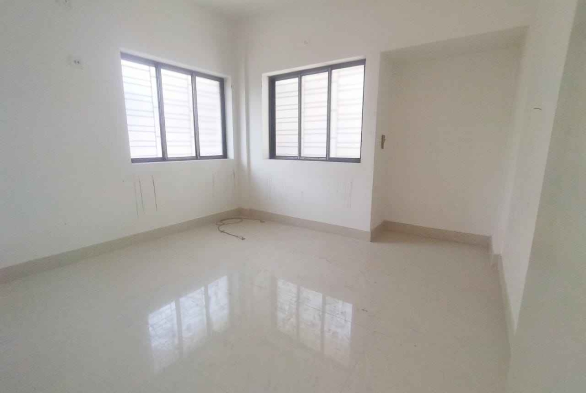 3 Beds 2 Baths – Apartment for Sale in Kolkata