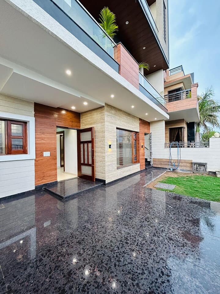 250 sqyds.5 beds kothi available for sale in Kharar, Punjab