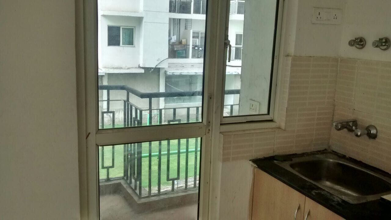 m1 M G Real Estate 3 Beds 2 Baths Ready to Move House for Sale in Noida