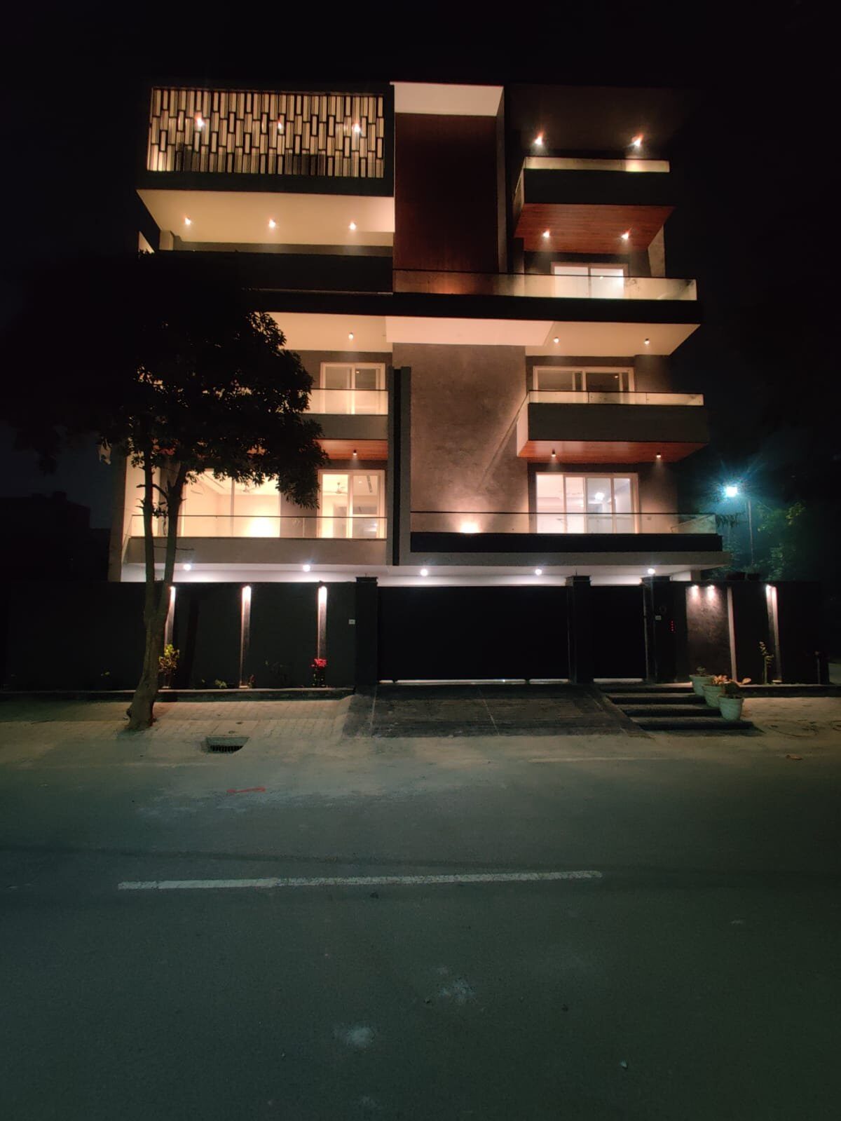 mj3 4 Bed 5 Bath BUILDER FLOOR FOR SALE | SOUTH CITY 1 | 538 YDS Gurgaon