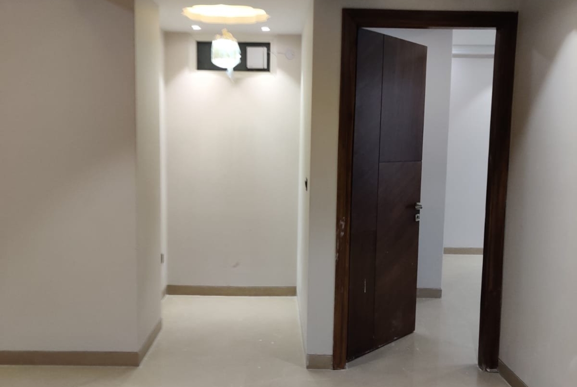 4 Bed 5 Bath BUILDER FLOOR FOR SALE | SOUTH CITY 1 | 538 YDS Gurgaon