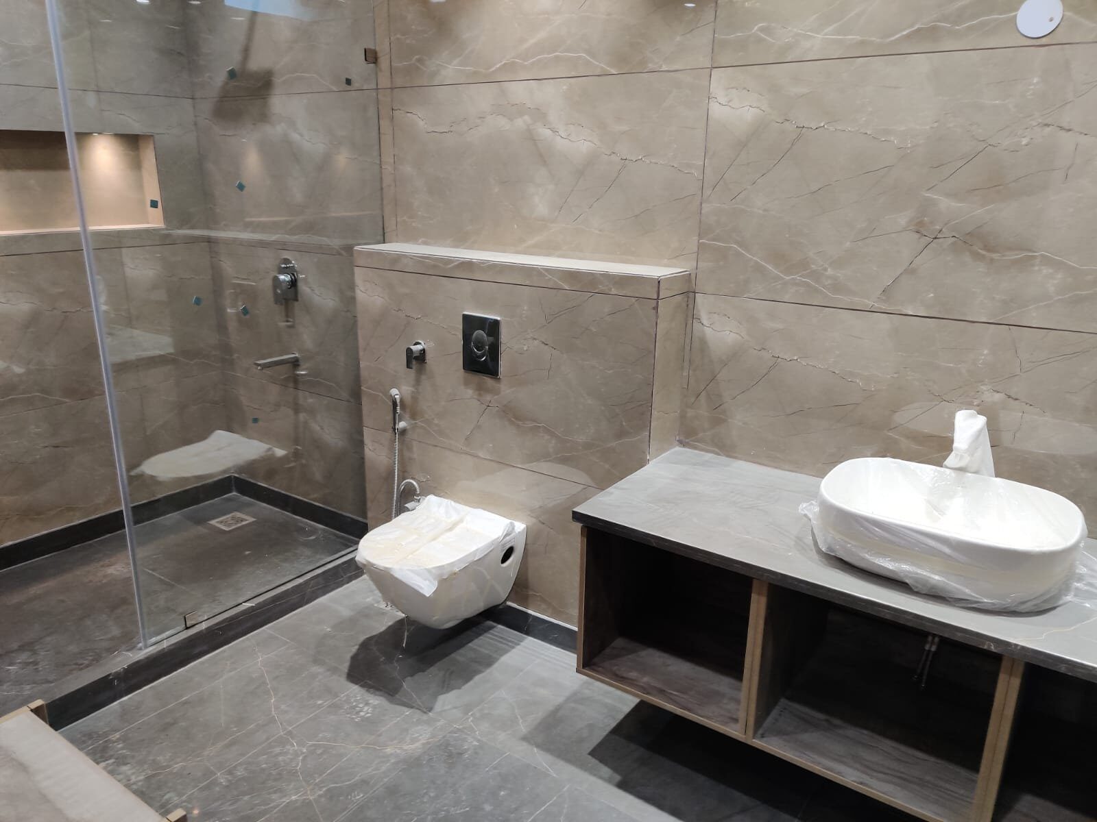 mj6 4 Bed 5 Bath BUILDER FLOOR FOR SALE | SOUTH CITY 1 | 538 YDS Gurgaon