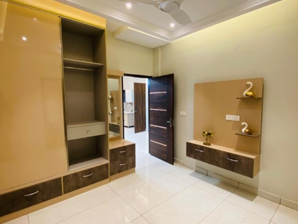 Luxurious 3 Beds 3 Baths Flat for Sale in Mohali, Punjab
