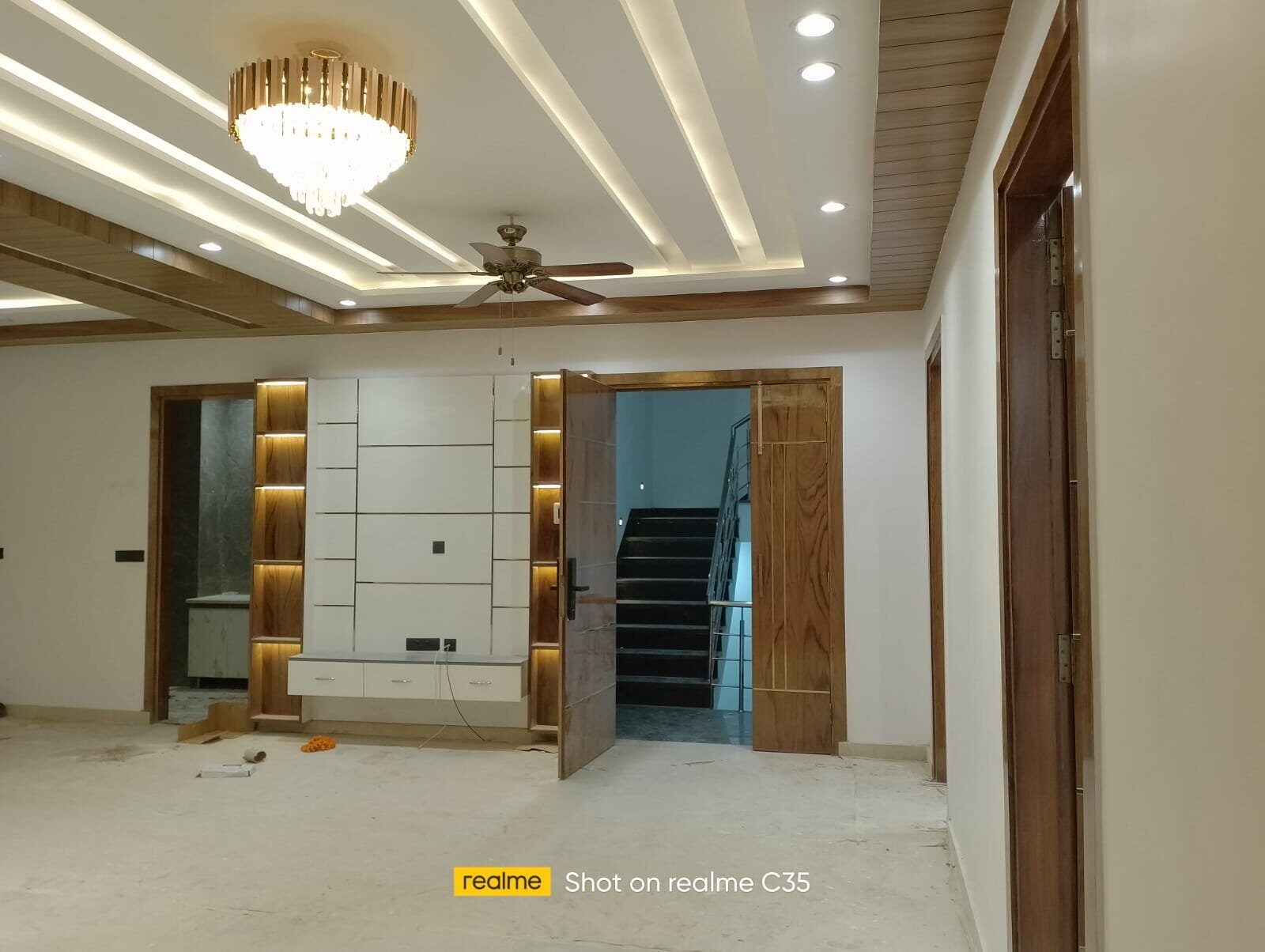 om1 4 Beds BUILDEER FLOOR FOR SALE | SOUTH CITY 1 | 360 SQYD Gurgaon