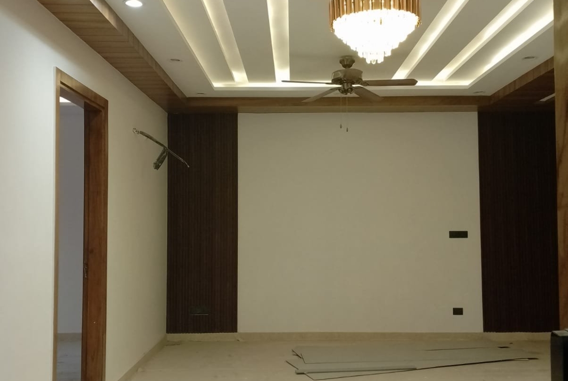 4 Beds BUILDEER FLOOR FOR SALE | SOUTH CITY 1 | 360 SQYD Gurgaon