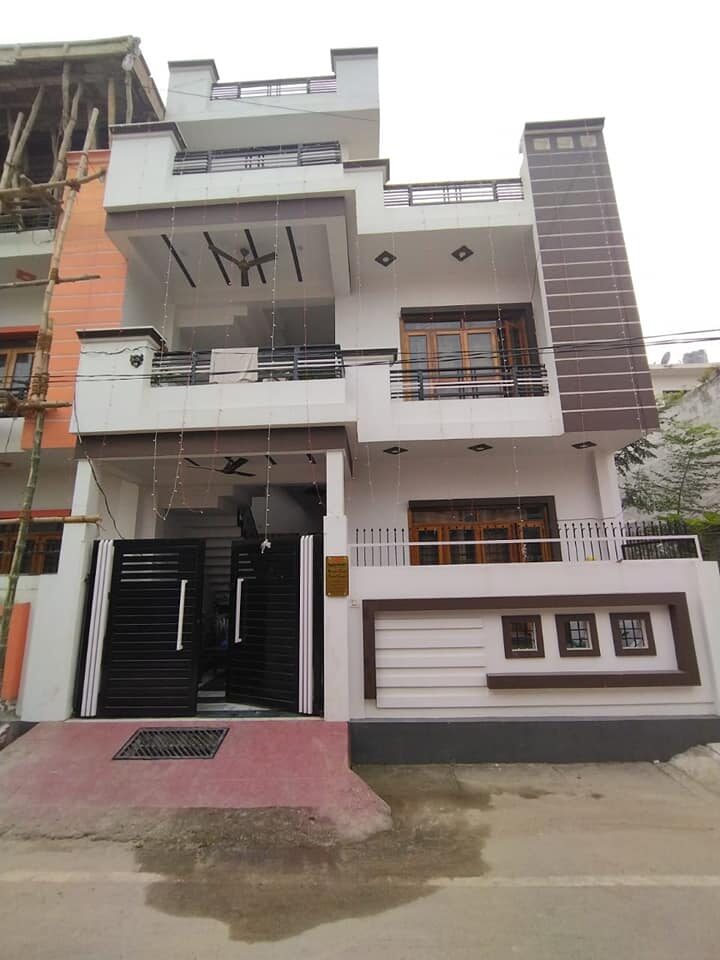 p 4 Beds 4 Baths Resale House in Indira Nagar Lucknow