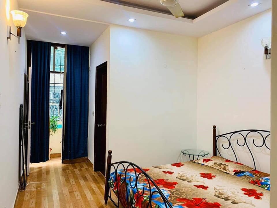 1 Room set for rent in 2 beds fully furnished room in CR Park, Delhi