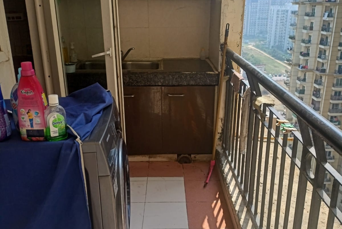 M G REAL ESTATE PRESENT 3 Beds 3 Baths FLAT FOR SALE IN SECTOR 75 NOIDA