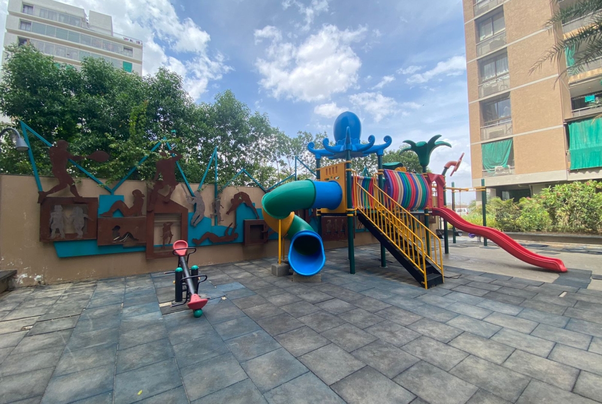 3 Beds Flat for Sale in Ahmedabad, Gujarat