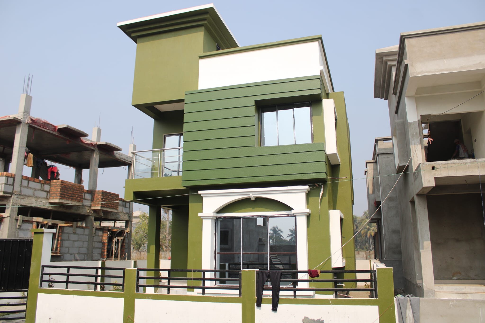 Villa:- LUSTER 4 Beds Villa for Sale in Kolkata